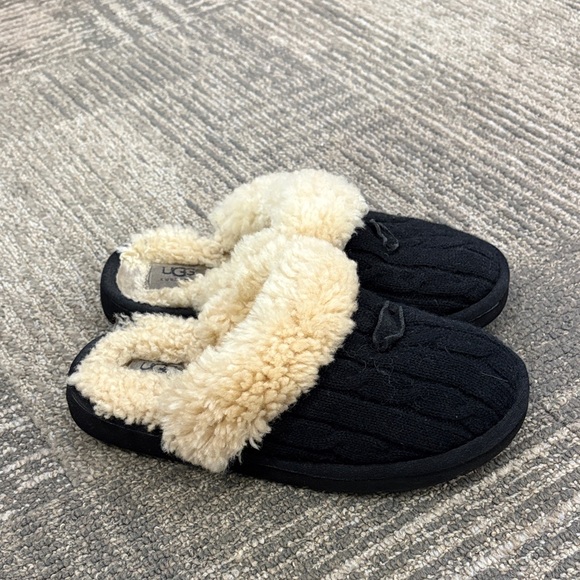 UGG Shoes - UGG Black Slippers with Tan Fur Lining